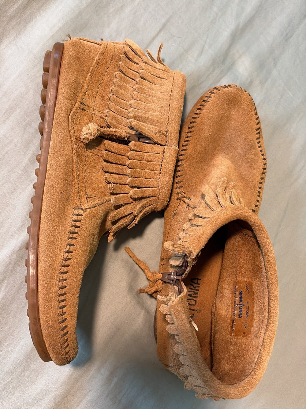 Minnetonka Leather Moccasins - Kids Size 4 - EXCELLENT condition!